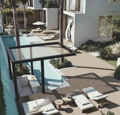 Expansive Swimming Pool
