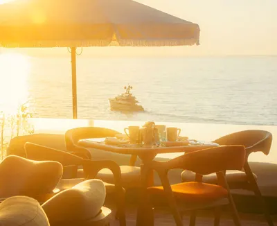 Terrace & Bar