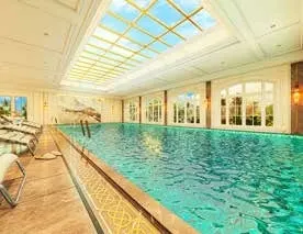 Dubai’S First Indoor-To-Outdoor Sky Pool