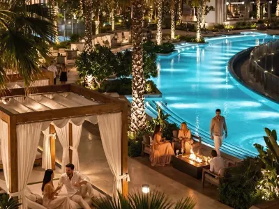Jacuzzi & Shallow Pool