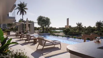 Infinity Pool & Pool Deck