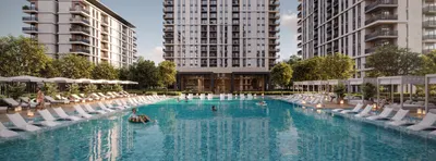 Infinity Pool & Pool Deck