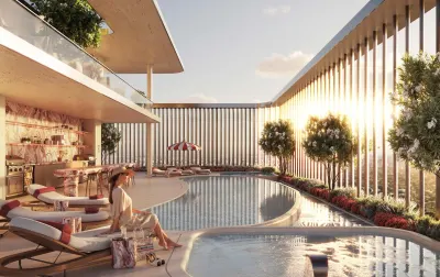 Adult Social Pool & Jacuzzis