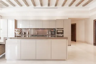Fully Fitted Kitchen